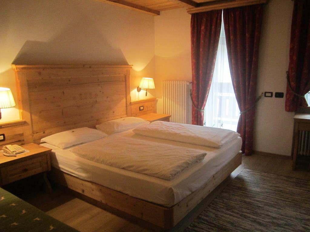 Hotel Corona Krone Selva di Val Gardena Room photo
